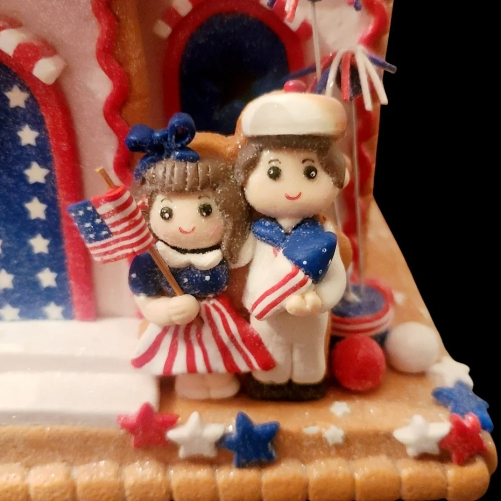 Patriotic LED 4th of July AMERICANA Gingerbread House Stars & Stripes Lighted - Picture 6 of 13